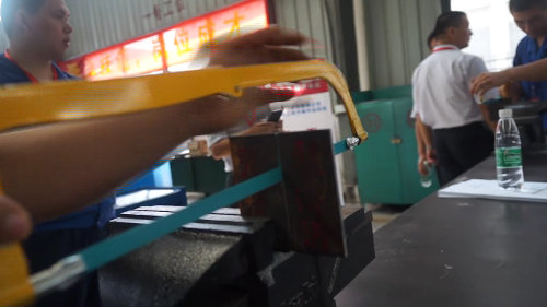 广东合力第三届职工岗位技术操作运动会——钳工操做比赛