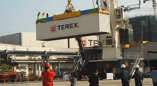 特雷克斯移动式港口起重机Quaymate M50演示