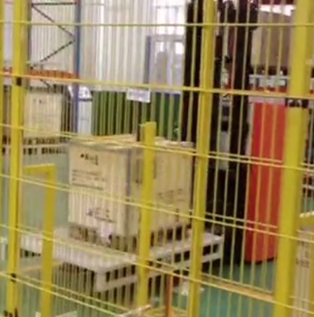 堆垛式AGV与立体仓库对接